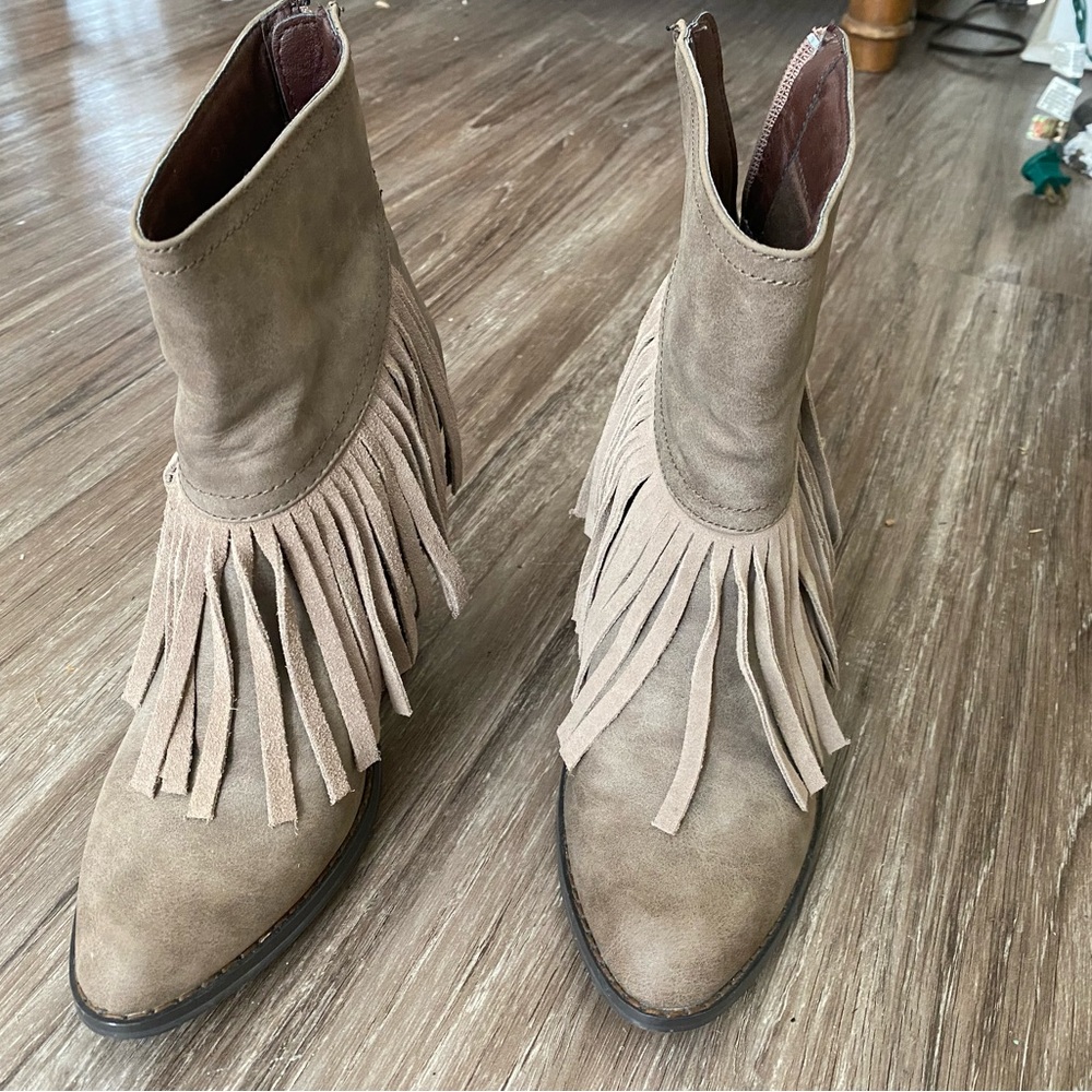 Very Volatile back zip bootie